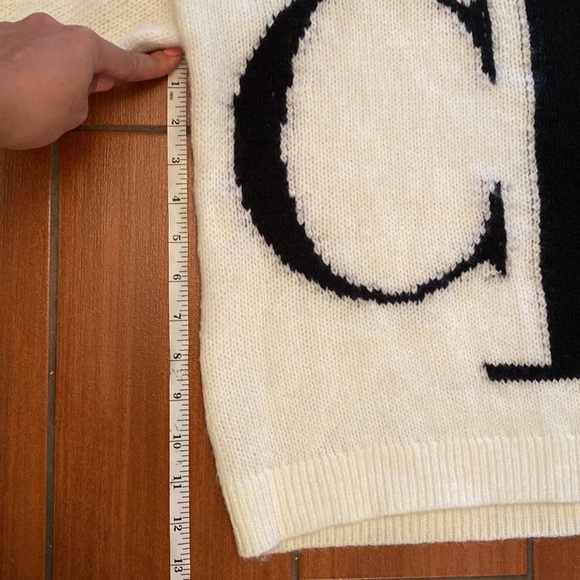 Calvin Klein oversize sweater size small - Picture 8 of 12